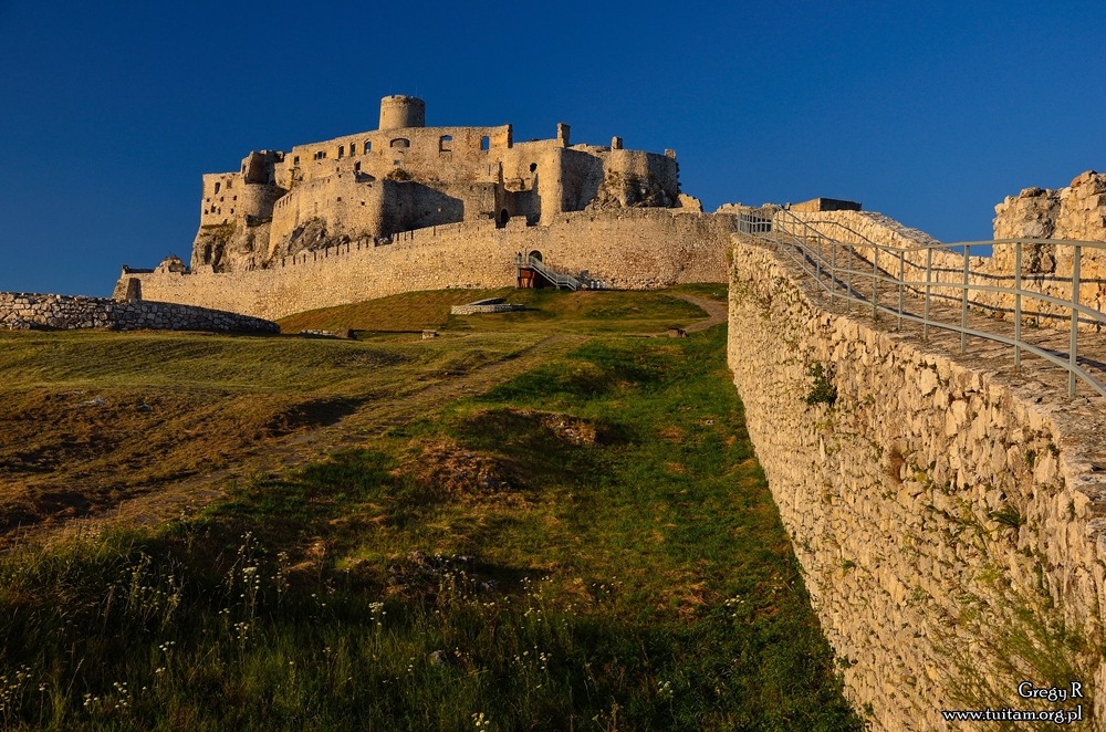 Spiski Zamek Spišský Hrad – widok na ruiny zamku na Słowacji