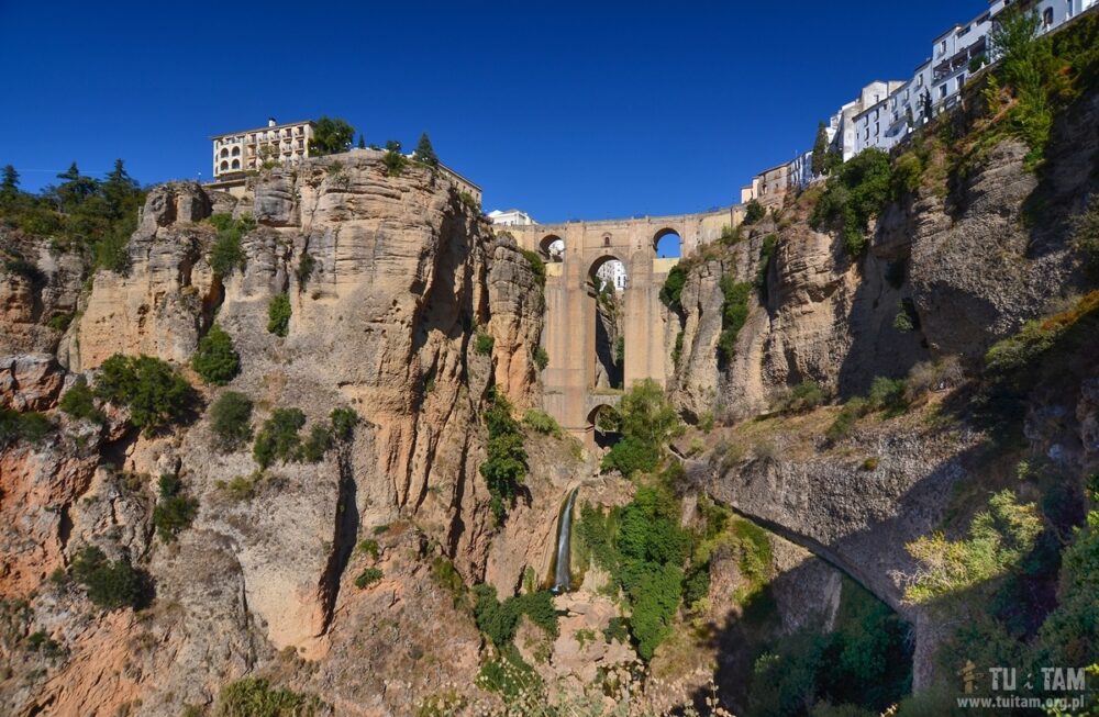 Puente Nuevo w Rondzie – kamienny most nad wąwozem Tajo de Ronda