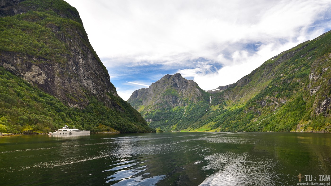 Rejsy po fiordach Norwegii promem