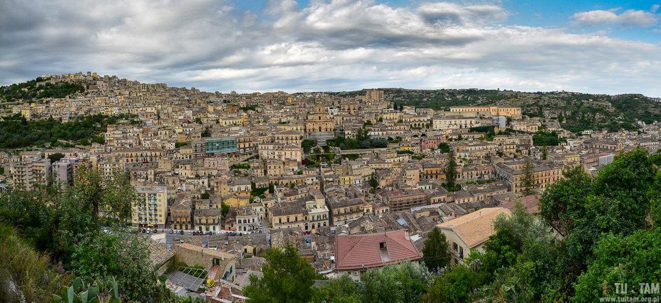 Modica – widok na miasto z punktu widokowego