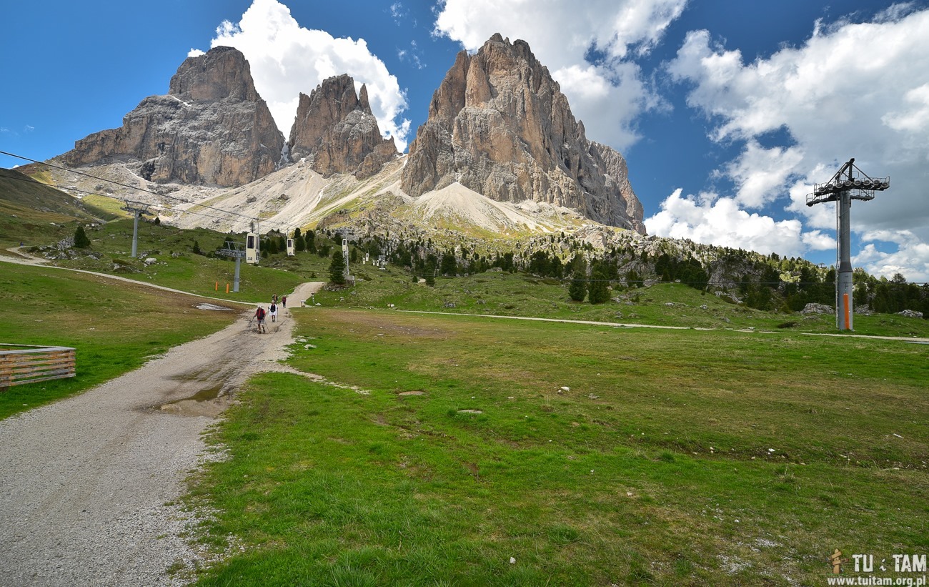 Sassolungo – charakterystyczne skalne wieże Dolomitów
