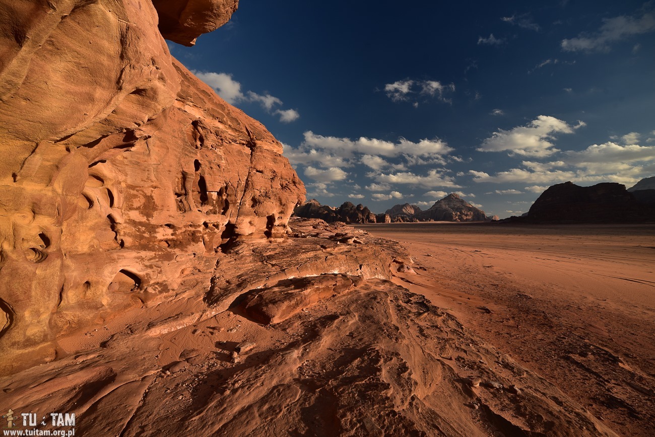 Wadi Rum w Jordanii – pustynny krajobraz